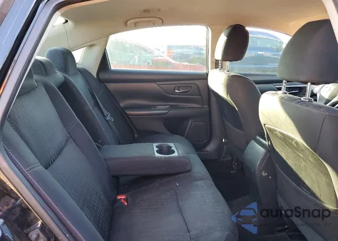 2016 Nissan Altima 2.5 z USA, uszkodzony, nr VIN 1N4AL3AP9GC288477